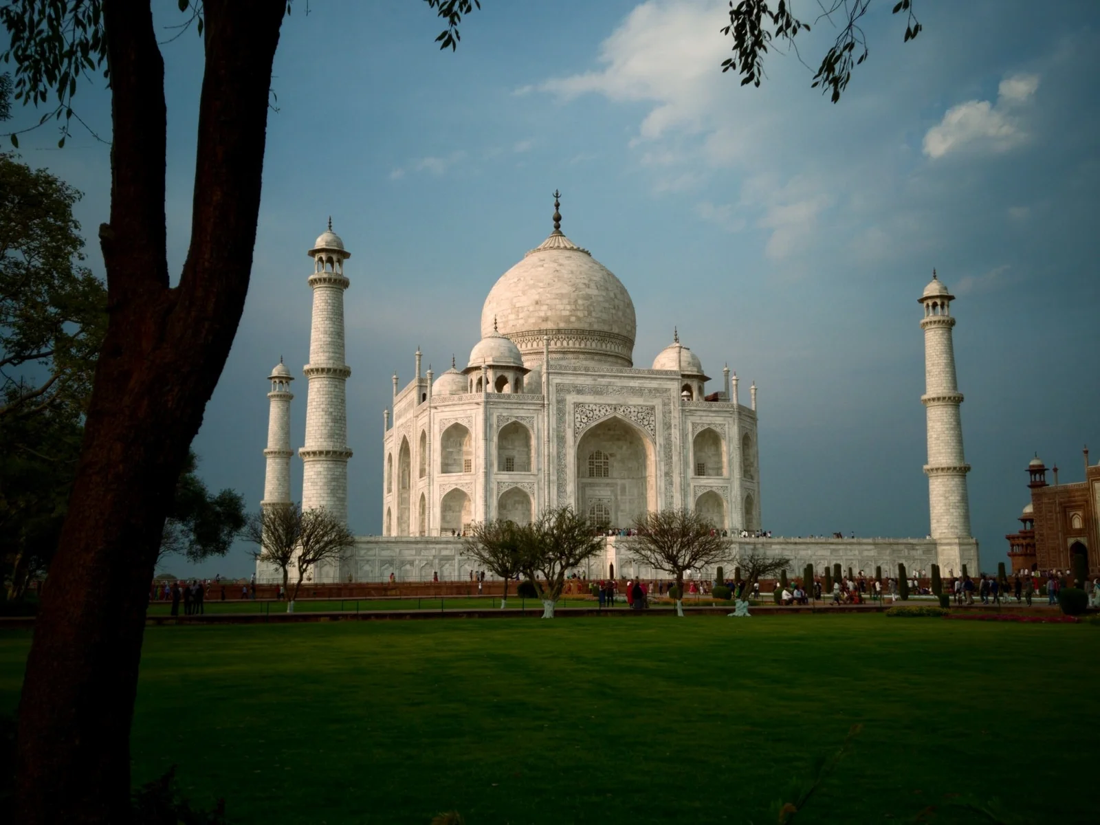Discover Agra’s Timeless Beauty with Tailored Tour Packages